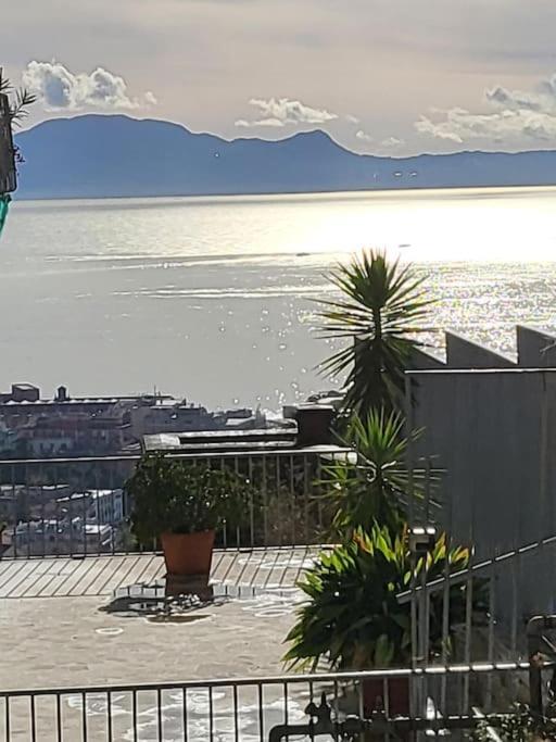 A Casa Di Ida-Appartamento Vista Mare Nápoles Exterior foto